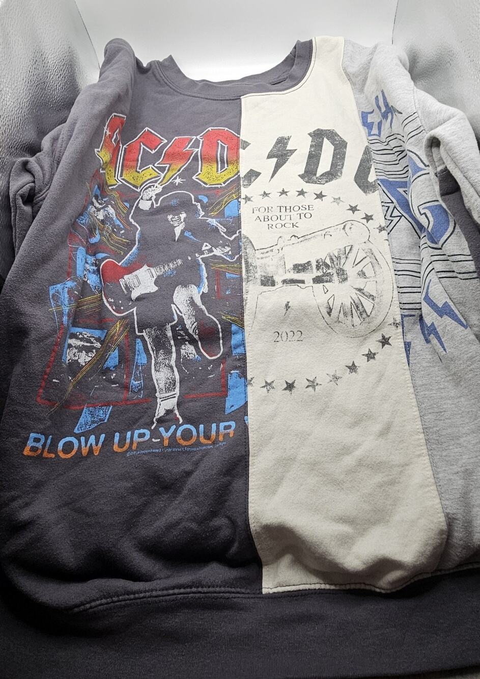 AC/DC Colorblock Graphic Fleece Crewneck Pullover Sweatshirt Men’s 2XL